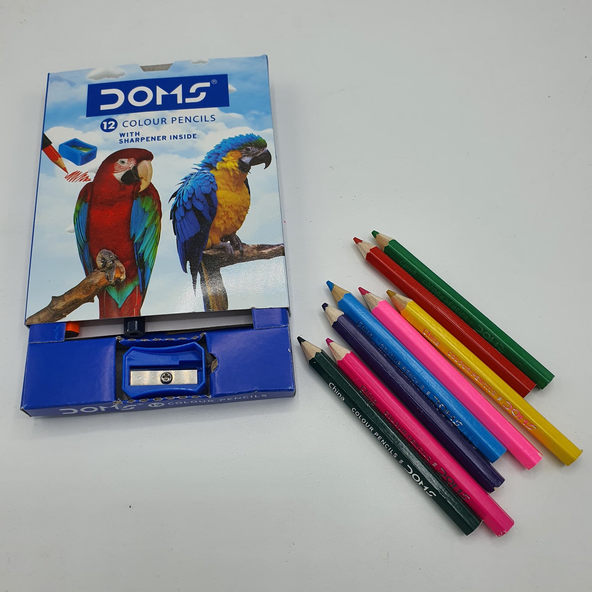 DOMS COLOR PENCIL 12 PCS | DOMS Color Pencils – 12 Shades, Small Size | Sharp, Smooth Coloring Pencils for Kids & School Use